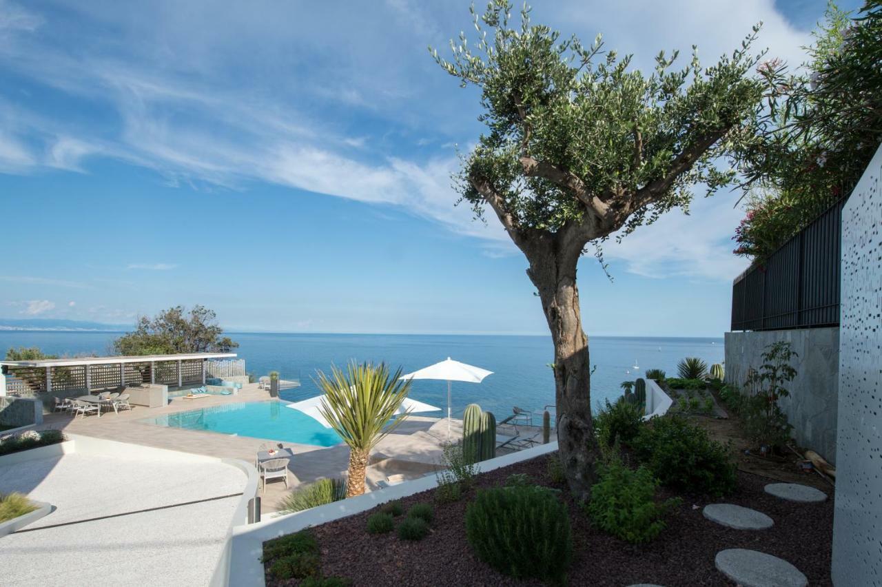 B&B Capo Torre Resort & Spa Albisola Superiore Exterior photo