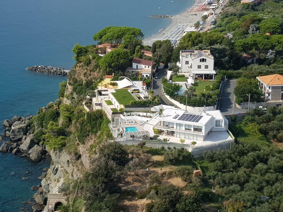 B&B Capo Torre Resort & Spa Albisola Superiore Exterior photo